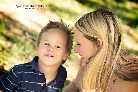 Mommy and Me Photography Sessions: Capturing the love of a mother